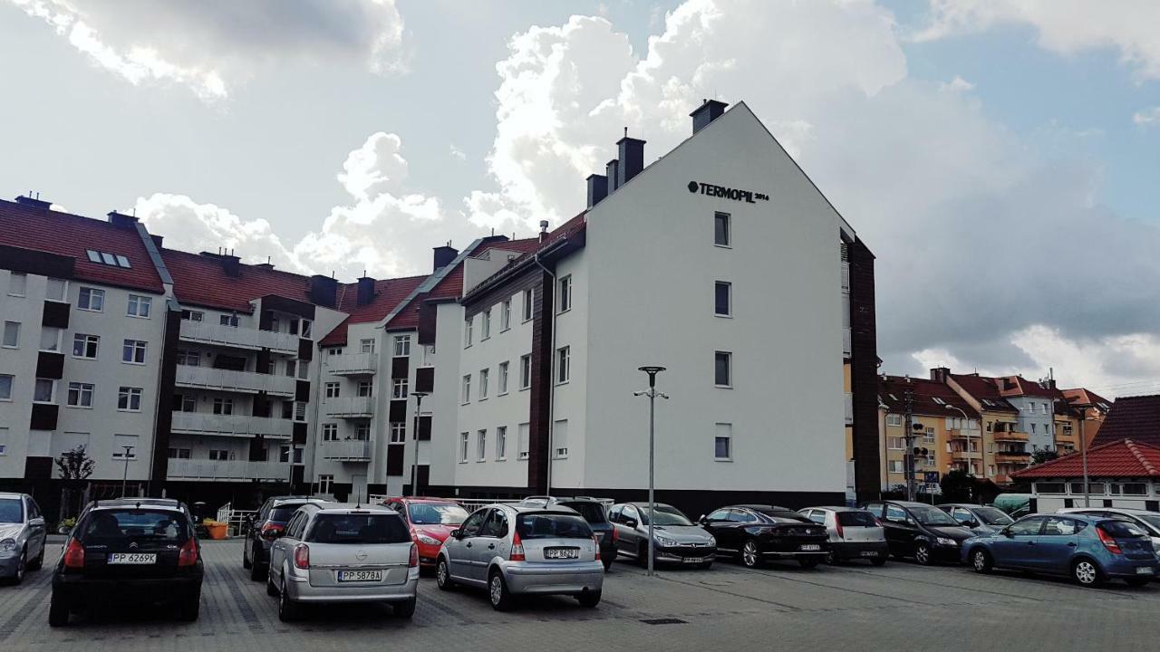 Mlynarska Apartment *